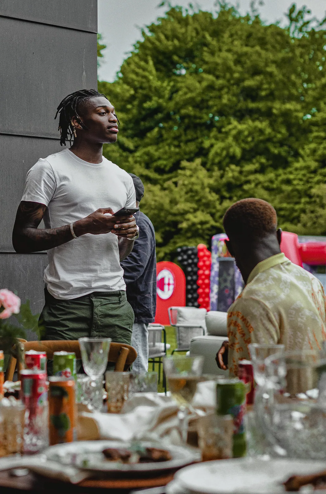 Arrivée des joueurs du Milan AC au repas de fin de saison
