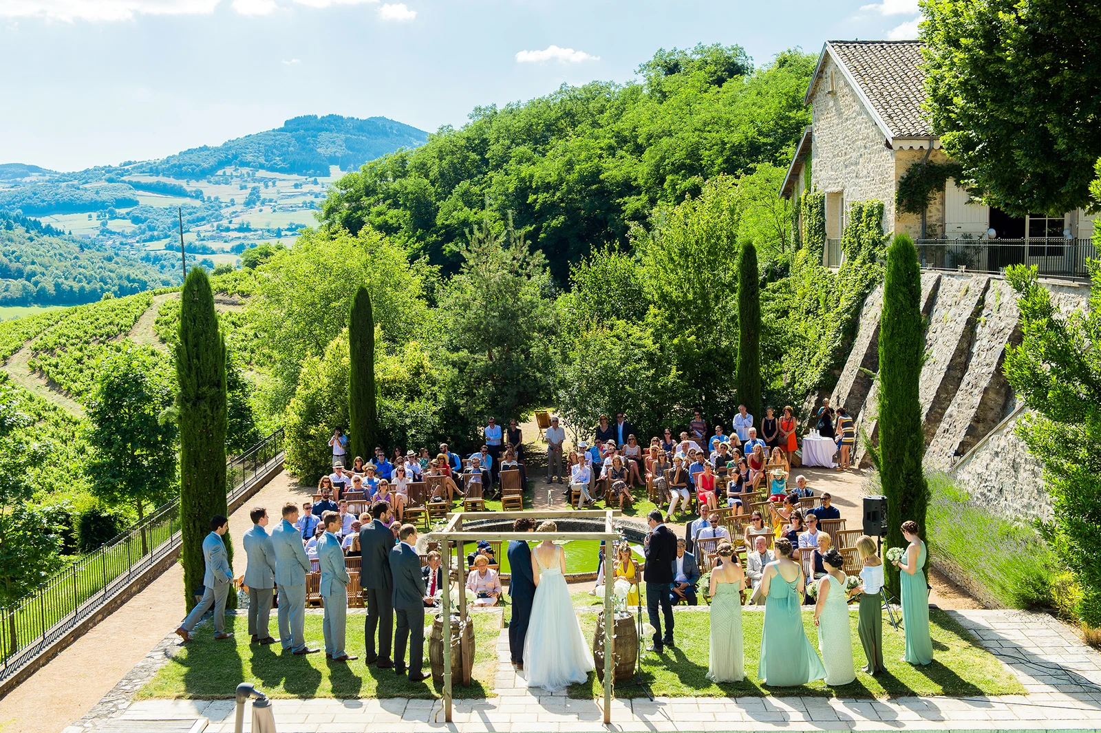Cortège et invités du mariage